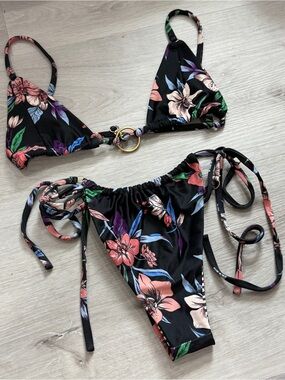 ROVE Black Floral Tie-Side Bikini Set with Gold Ring